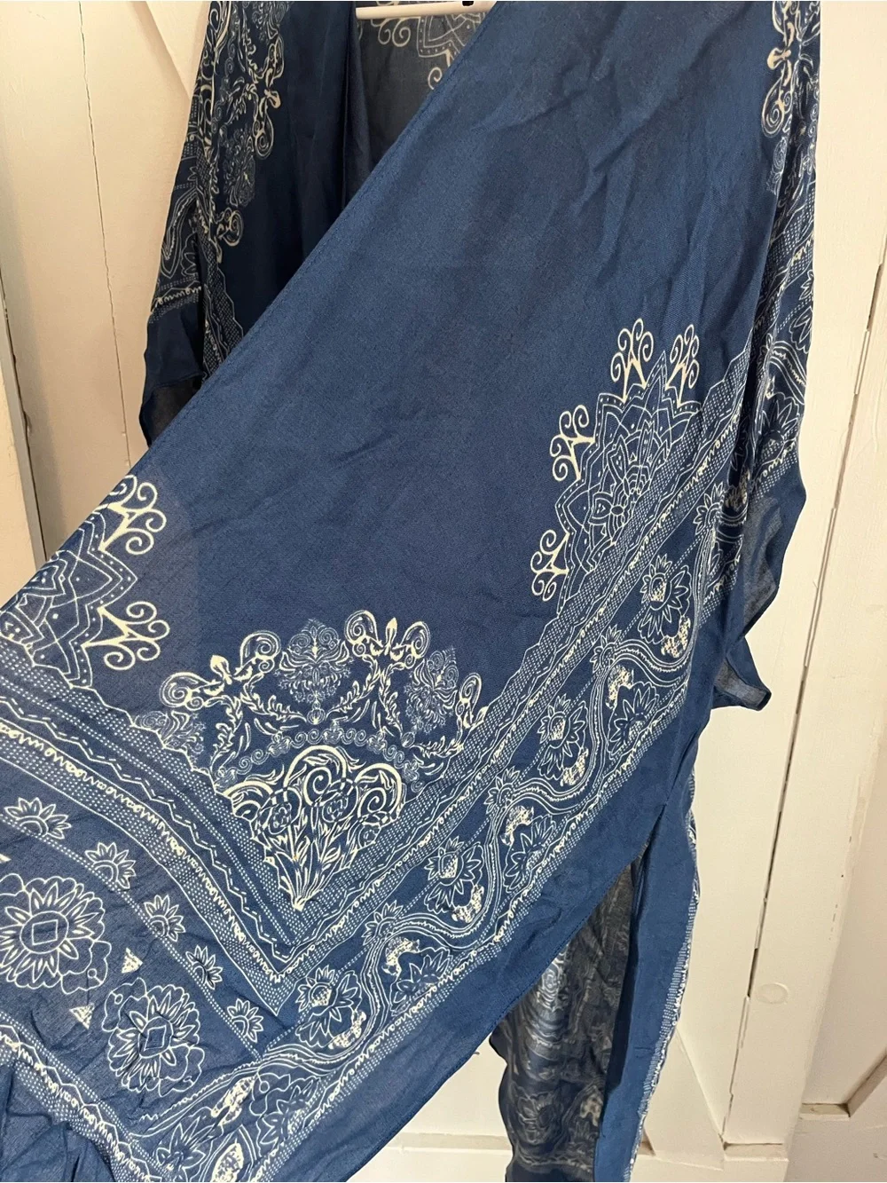 SALE 3/$20 Blue Printed Women’s Kimono - Picture 2 of 4